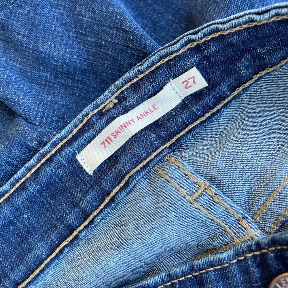 711 Levi Skinny Ankle Jeans